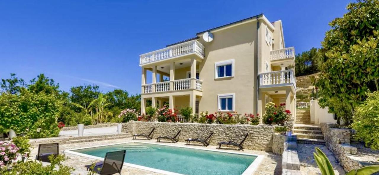 Haus Lilli Mit Pool Apartment Ražanac Екстериор снимка