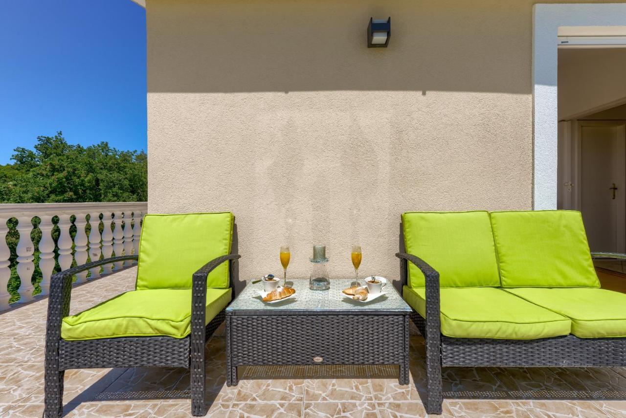 Haus Lilli Mit Pool Apartment Ražanac Екстериор снимка
